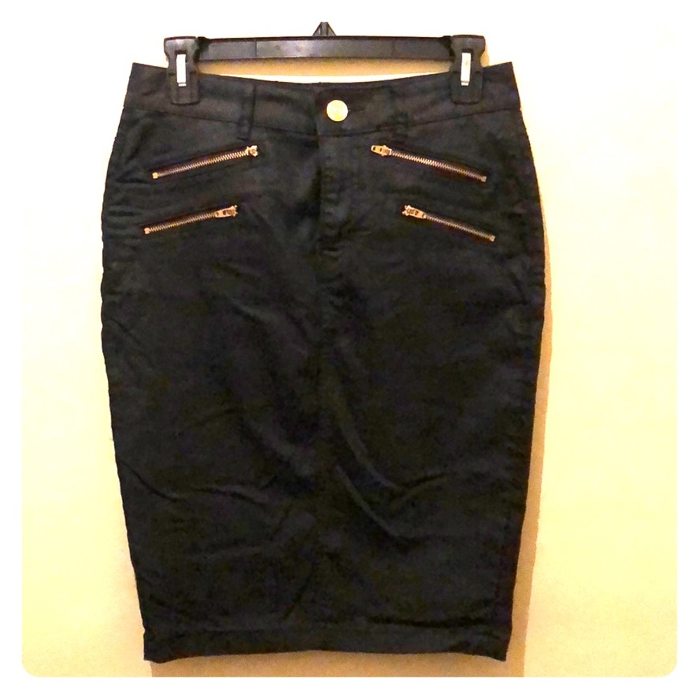 Express Black skirt